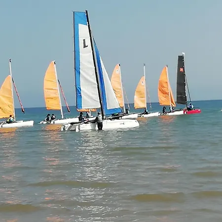 A 50 M De La Mer, Ideal Famille شقة