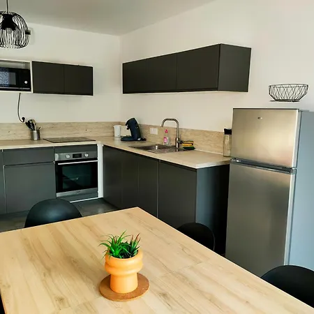 A 50 M De La Mer, Ideal Famille شقة *