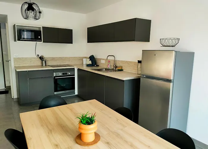 A 50 M De La Mer, Ideal Famille Lejlighed *